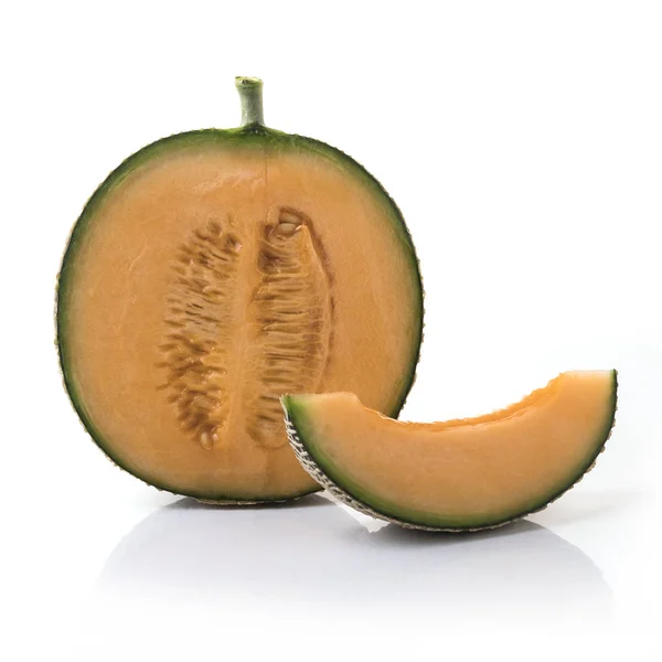 Rohe Reife Cantaloupe Melone Isoliert Auf Weißem Hintergrund — Stockfoto