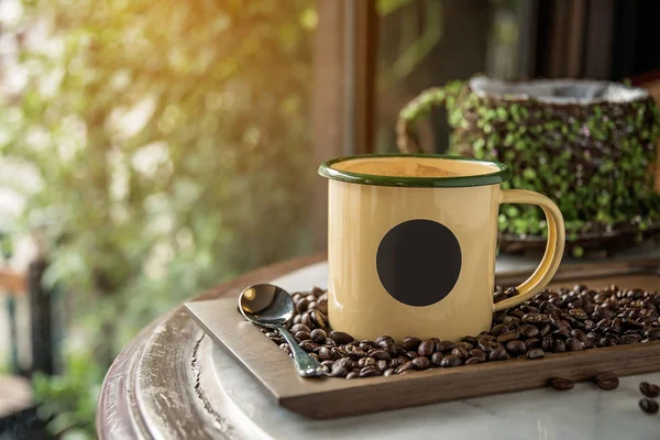 Kaffee Latte Mit Kaffeebohnen — Stockfoto