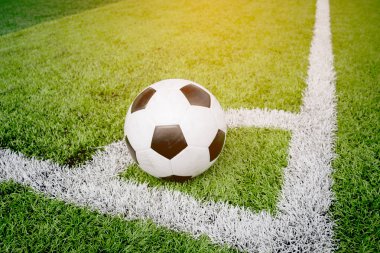 Futbol futbol için köşe köşe satırda tekme.