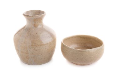 Sake şişe beyaz arka plan üzerinde.