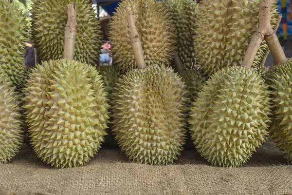 Grupo Frutas Durianas Malcheirosas Mercado Tailândia — Fotografia de Stock