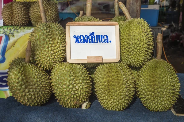 Grupo Durianos Com Preço Mercado Tailândia — Fotografia de Stock