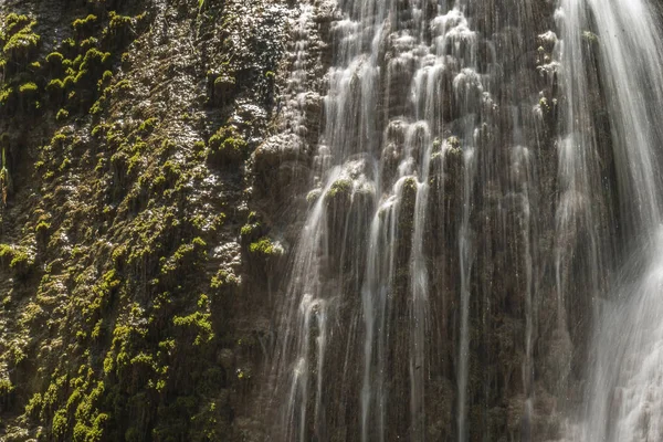 Yumuşak su akışı doğal Park, şelale yağmur ormanı, Tran Sawan şelale, Tayland.