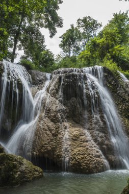 Yumuşak su vahşi akışı doğal Park, Tran Sawan şelale, Tayland.