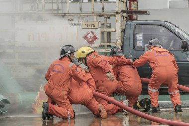 Lampang, Tayland - 30 Ağustos 2018: depolama eğitimi ve yangın önleme planları, Lpg pratik itfaiyeciler gaz.