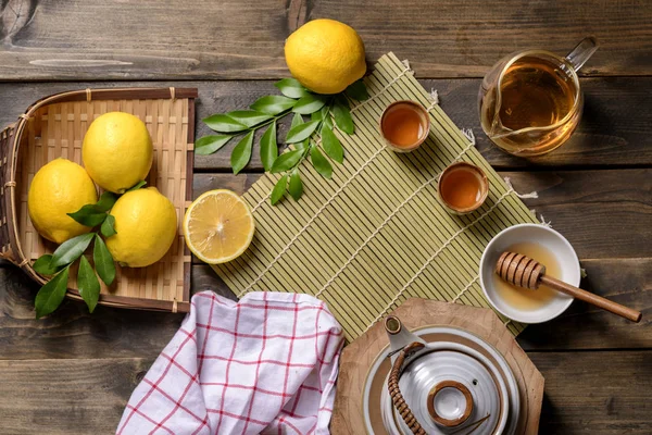 Té caliente con limón y miel natural , —  Fotos de Stock