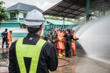 Tayland - 29 Ağustos 2018: Yangın önleme planlarının eğitimi ve uygulaması, Lpg gaz depolama.