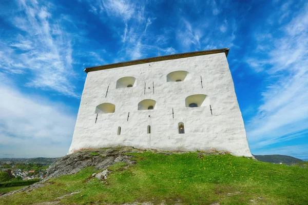 Fortaleza Kristiansten Trondheim Localizada Uma Colina Leste Cidade Dia Ensolarado — Fotografia de Stock