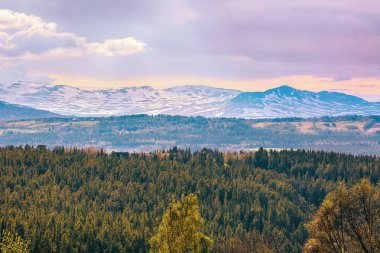 Dağlarda gün batımı 