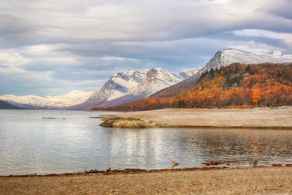 Lake Gjevillvatnet, Norway — Stock Photo, Image