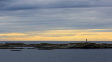 Norveç kıyı şeridi, gün batımı Norveç denizi, Flatanger bölgesi 