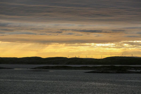 ノルウェーの海岸 ノルウェーの海の風力発電所 ヴィーニュ地区 — ストック写真