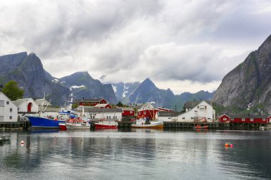 Norveç 'in lofoten adalarında yer alan Hamnoeya' daki Marina 