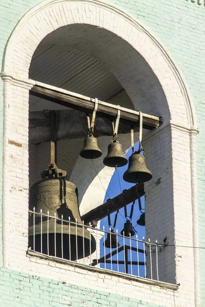Köylü kilise çanları