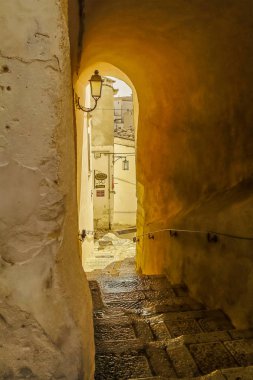 Aziz Angelo 'da kemer. Poulia.