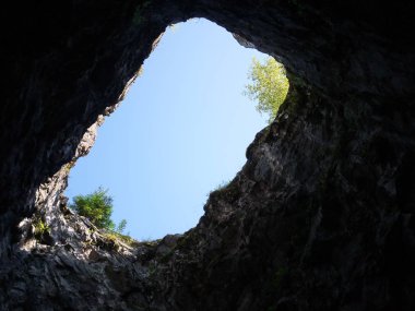 Ruskeala dağın Park, Karelya. Güzel bir yerde, mermer Kanyon, su ile sular altında çok sayıda turist çeken.