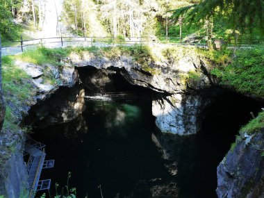 Ruskeala dağın Park, Karelya. Güzel bir yerde, mermer Kanyon, su ile sular altında çok sayıda turist çeken.
