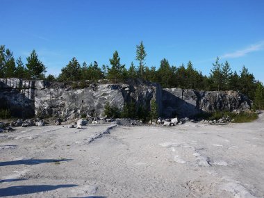 Ruskeala dağın Park, Karelya. Güzel bir yerde, mermer Kanyon, su ile sular altında çok sayıda turist çeken.