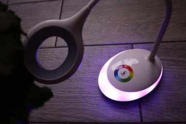 Işık Led ve Rgb ışık ile. Işık geçiş, 3 arka ışık modu, yakın çekim ve hafif ayrıntıları
