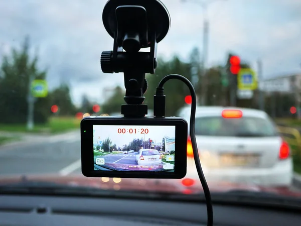 Exibição Filmadora Carro Gravador Vídeo Para Gravar Situação Tráfego Durante — Fotografia de Stock