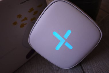 Wi-Fi uyarlamak için ev güzel bir iç. Evde ya da ofiste Internet dağıtmak için kullanılan.