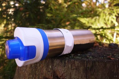 Hiking yemekleri kümesi. Seyahat, yürüyüş ve spor için. Su için uygun, sağlam ve hafif yemek
