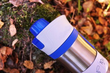 Hiking yemekleri kümesi. Seyahat, yürüyüş ve spor için. Su için uygun, sağlam ve hafif yemek