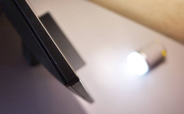 LCD IPS ekran ev bilgisayar, kişisel bilgisayar ve monitör ile büyük bir çapraz ile masaüstü için. Sınıf başkanı ev bilgisayarı için