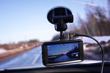 Araç sürüş sırasında trafik durumu kaydetmek için video kaydedici. Otomobil ve kamyon hem de kullanılabilir.