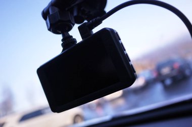 Araç sürüş sırasında trafik durumu kaydetmek için video kaydedici. Otomobil ve kamyon hem de kullanılabilir.