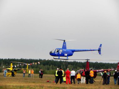 Helikopter sporlarında dünya şampiyonluğu. Helikopter sporları müsabakaları. Ayrıntılar ve yakın çekim.