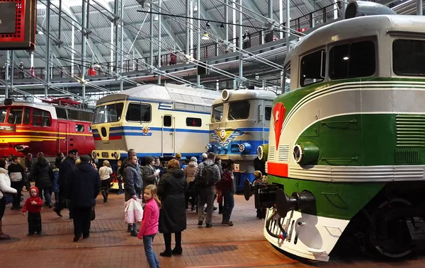 Rus Demiryolları Müzesi. Rusya'nın en büyük demiryolu ekipmanları Müzesi, St Petersburg'da, Baltık istasyonu yakınında bulunan