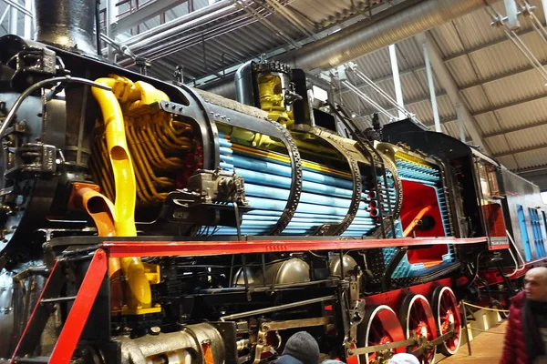 Rus Demiryolları Müzesi. Rusya'nın en büyük demiryolu ekipmanları Müzesi, St Petersburg'da, Baltık istasyonu yakınında bulunan