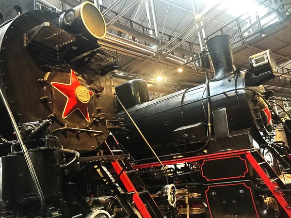 Rus Demiryolları Müzesi. Rusya'nın en büyük demiryolu ekipmanları Müzesi, St Petersburg'da, Baltık istasyonu yakınında bulunan