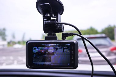 Araç sürüş sırasında trafik durumu kaydetmek için video kaydedici. Otomobil ve kamyon hem de kullanılabilir.
