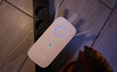 Ev için Wi-Fi internet sinyal güçlendirici