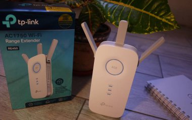 Wi-Fi internet sinyal güçlendirici