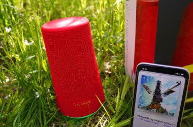 Bir bluetooth hoparlörünü akıllı telefona bağlamak