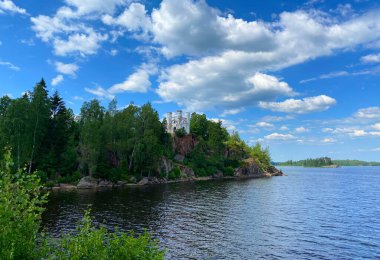 Sahildeki Doğal Park. Monrepo Parkı.