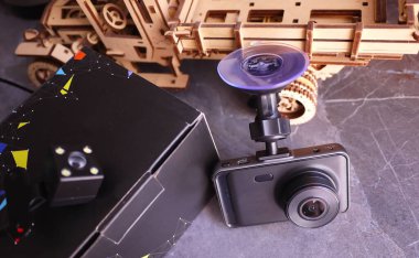 Trafik durumunu kaydetmek için arabanızı sürerken video kaydedici