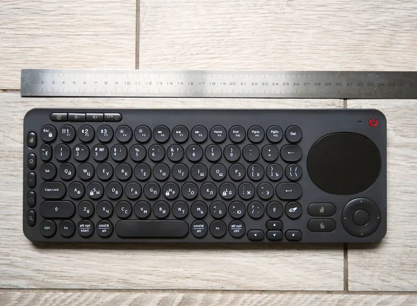 Wireless keyboard for personal computer