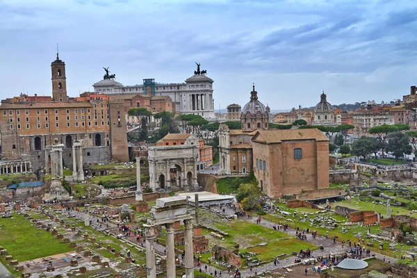 A kilátás a Forum Romanum — Stock Fotó