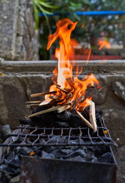 Ogień na grill — Zdjęcie stockowe