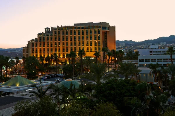 Iew du coucher du soleil sur les hôtels à Eilat — Photo