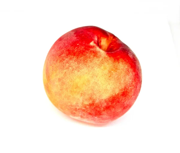 Rood geel perzik geïsoleerd — Stockfoto