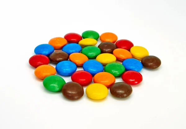 Шоколад різнокольоровими гудзиками — стокове фото