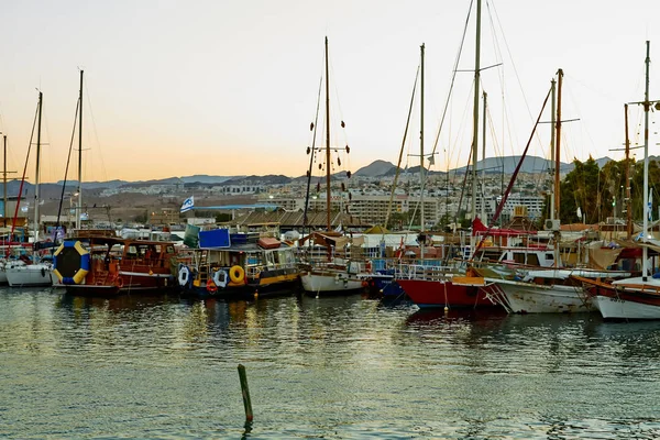 Vue de la baie d'Eilat avec des yachts — Photo