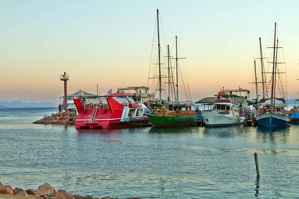 Utsikt över Eilat Bay med yachter — Stockfoto