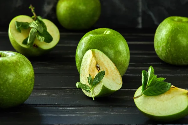 Концепція здорового харчування, свіжі яблука — стокове фото