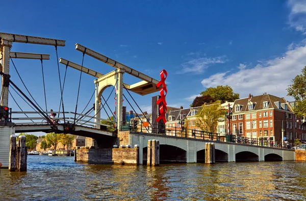 Κανάλια και βάρκες του ' μστερνταμ. Ολλανδία — Φωτογραφία Αρχείου